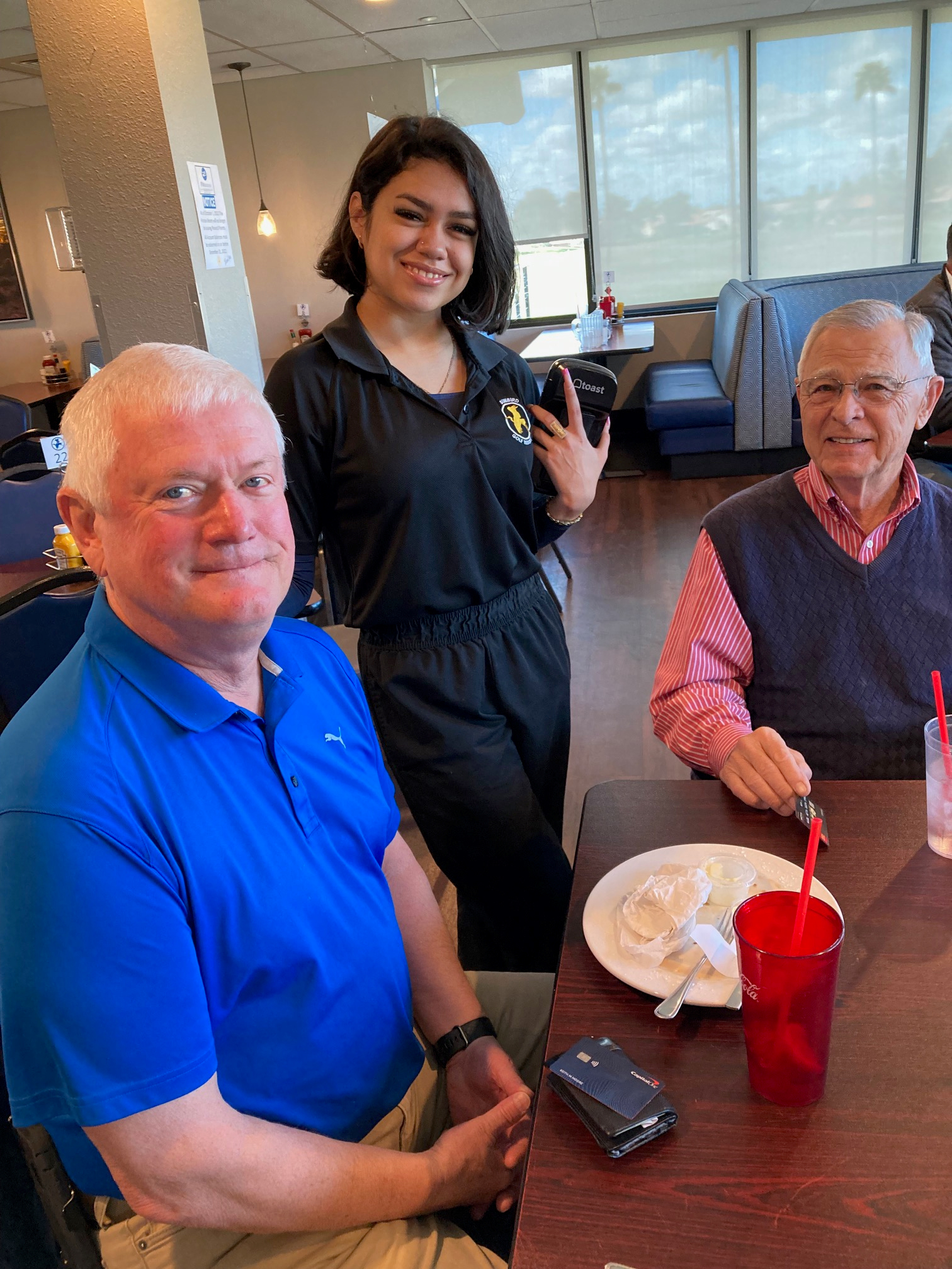 Julie Rundle Horizon Room’s Smiles, Changes Are Impressing Diners! – SunBird News